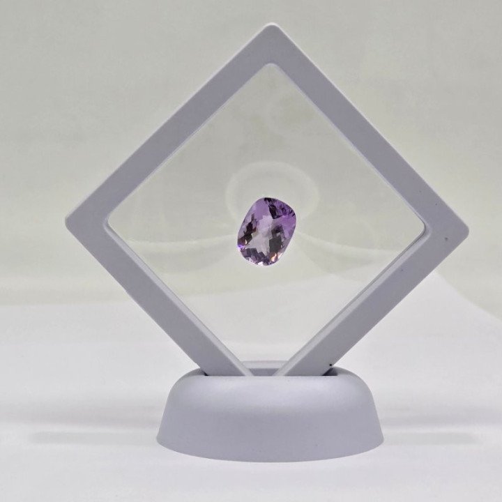 Amethyst Cut: Cushon 12x16mm - 9.50 ct
