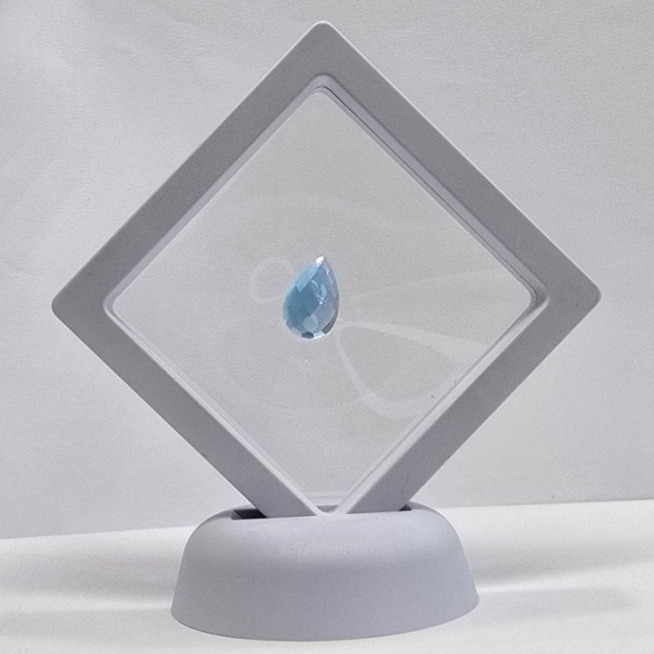 Topazio Azzurro  Taglio:  Goccia 10x15 mm - 8,60 ct