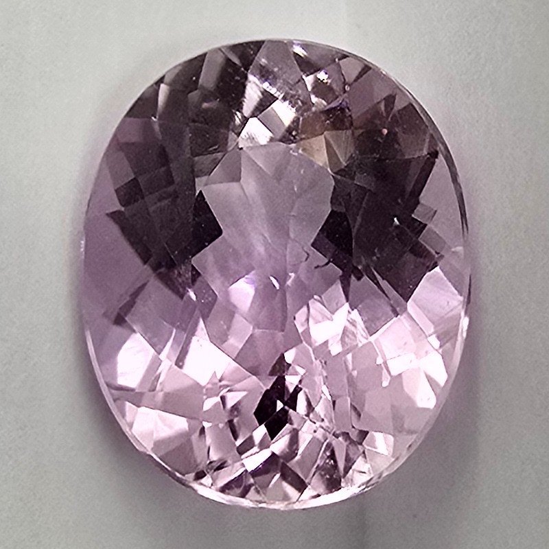 Kunzite Ovale 12,00 x 9,95 mm - 5,30 ct