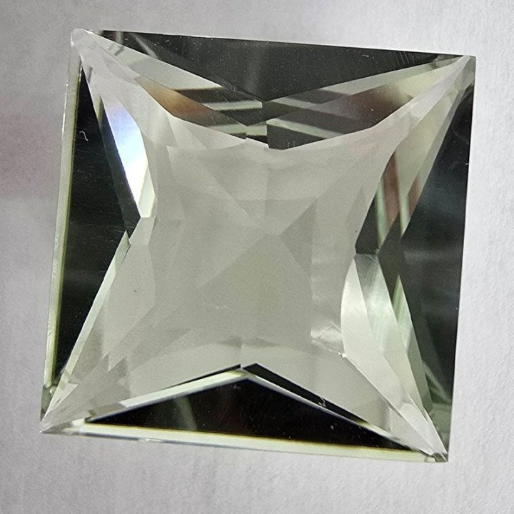 Prasiolite Green Amethyst Princess Cut 18x18 mm - 22.03 ct