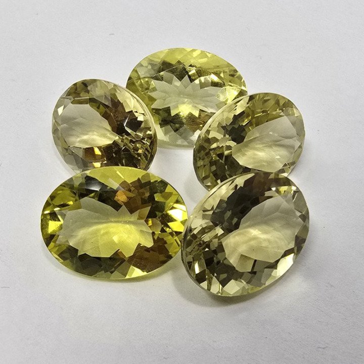 Lot of 5 Oval-Cut Lemon Quartz 12 x 16 mm - 43.71 ct