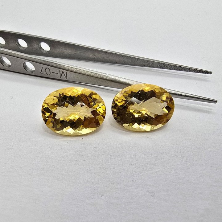 Lotto 2 Quarzi Miele Taglio Ovale 12 x 16 mm - 16,08 ct