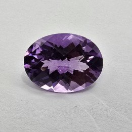 Oval-Cut Amethyst 12 x 16 mm - 7.90 ct