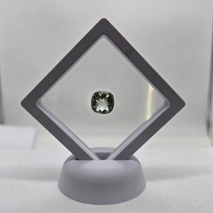 Cushon-Cut Prasiolite 14x14mm - 8.87 ct