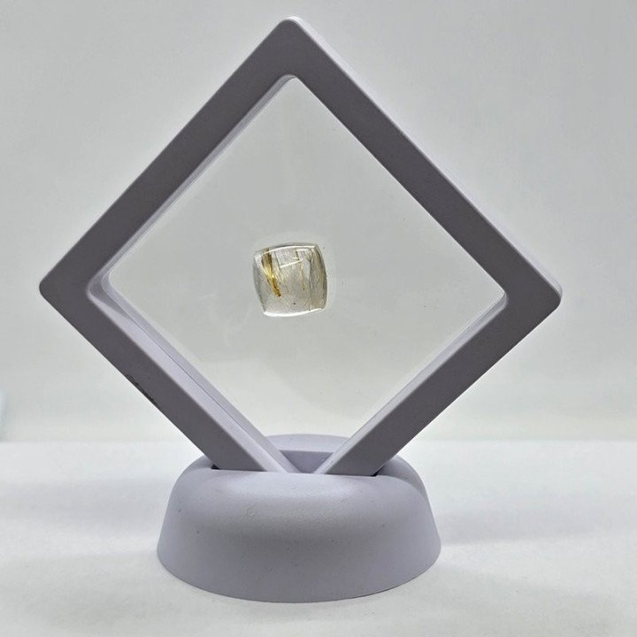 Sugaloaf-Cut Rutilated Quartz 13.85 mm - 14.87 ct