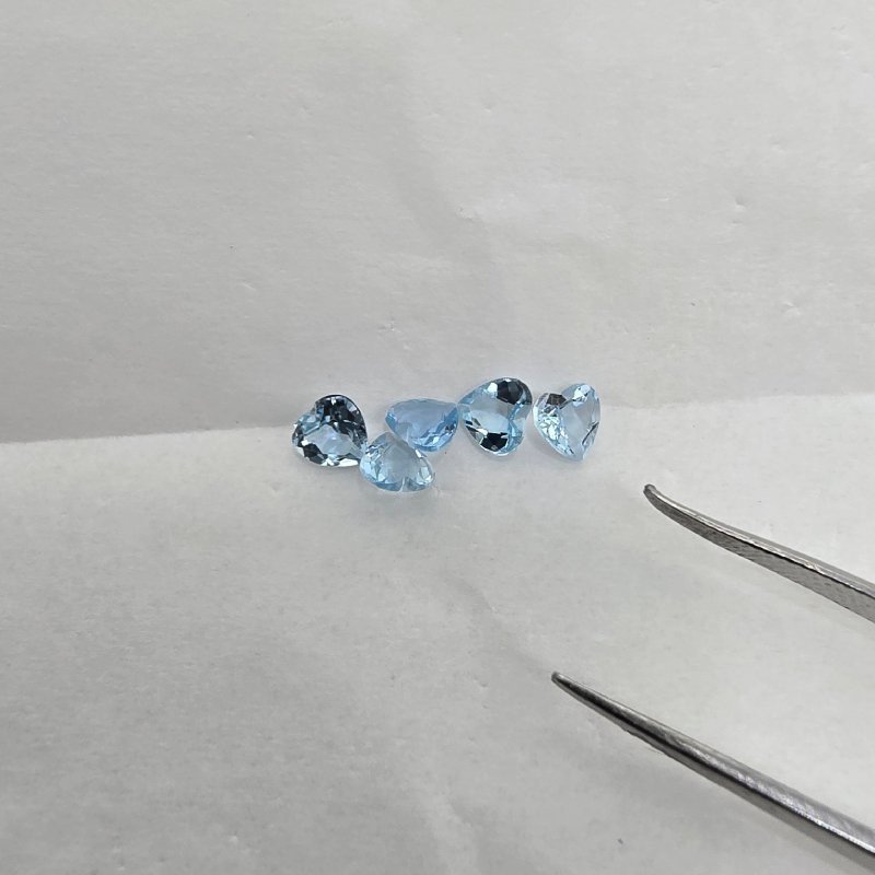 Lotto con 5 Acquamarina - Taglio:  Cuore - 0